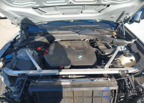 2023 BMW X4 xDrive30I z USA, uszkodzony, nr VIN 5UX33DT09P9P11689